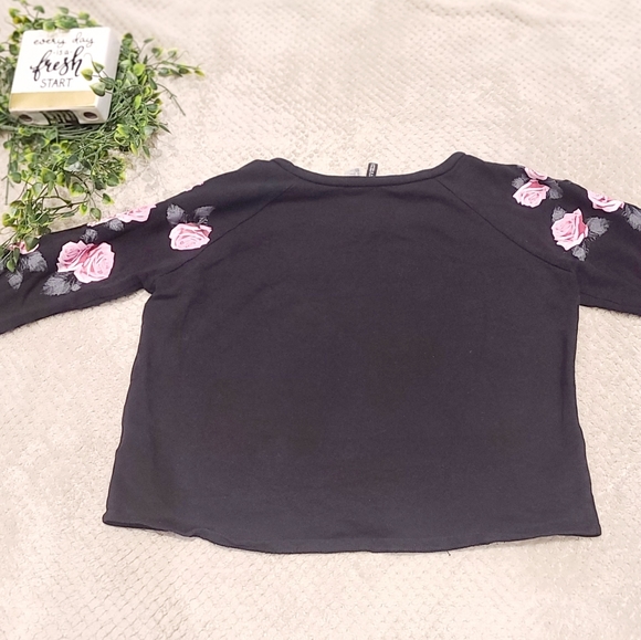 H&M Rose Patterns 3/4 length sweater - Picture 2 of 3